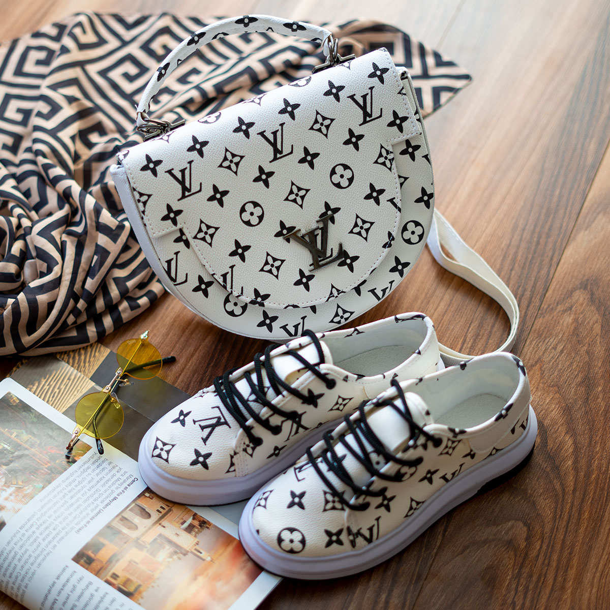 ست كيف و كفش سفيد دخترانه LV مدلPAYTON