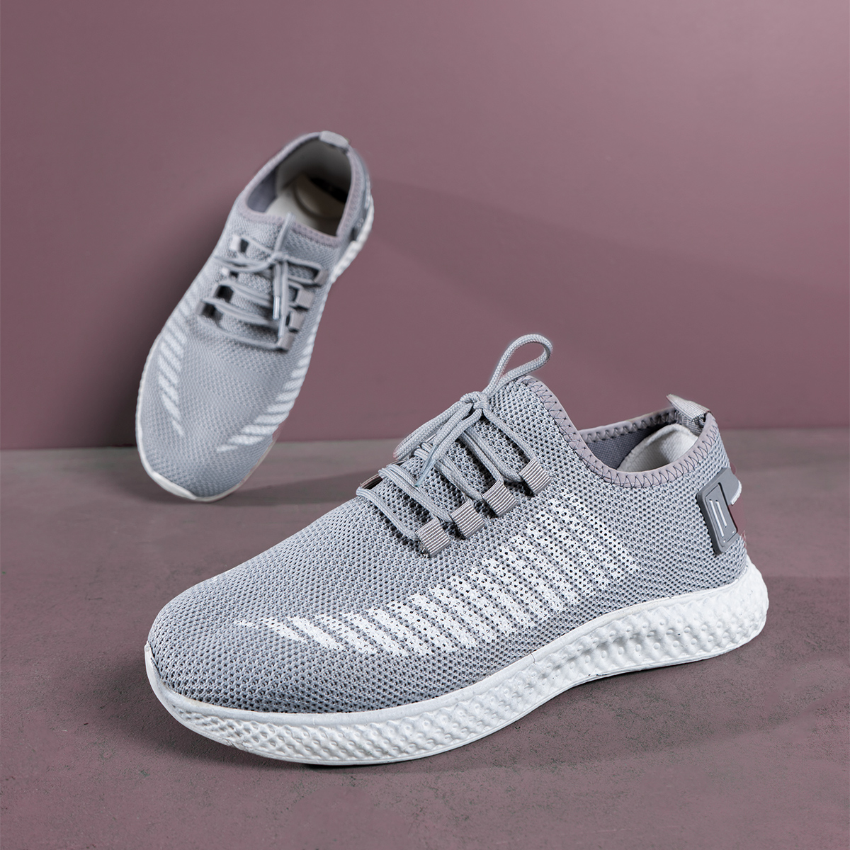 کفش ورزشی آف وایت مردانه طوسی روشن مدل Elio