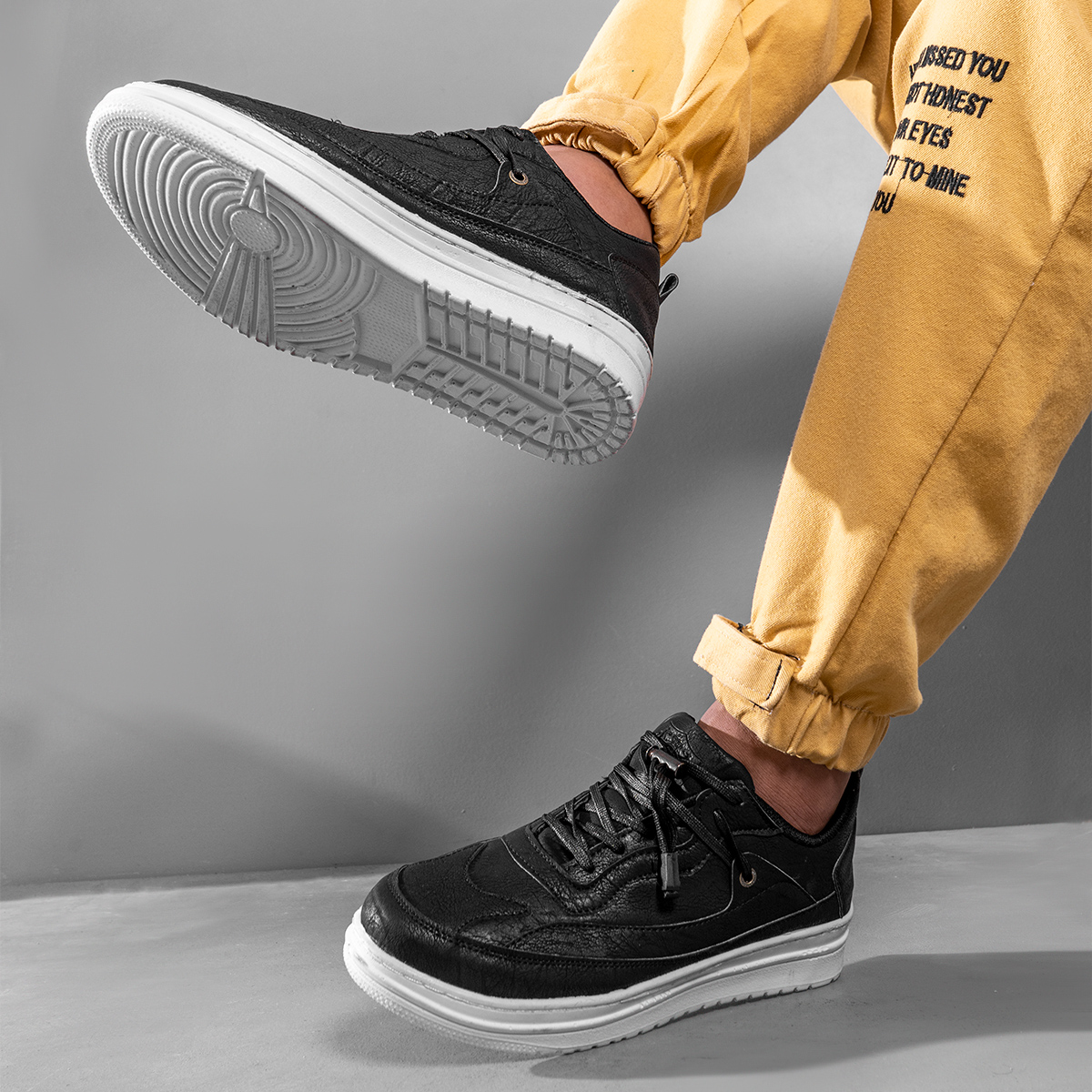 کفش ورزشی سوگو مردانه مشکی مدل java