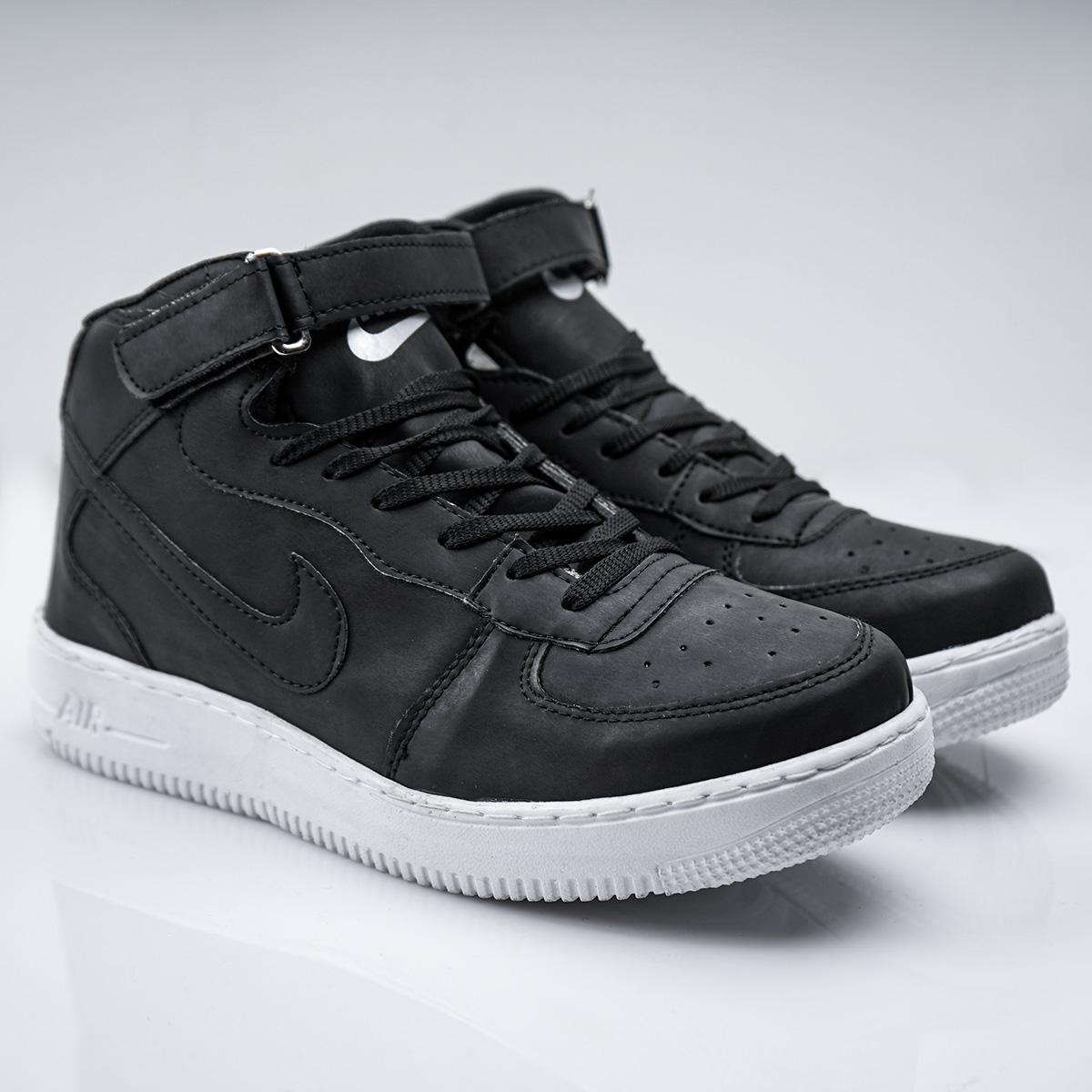 نیم بوت مردانه NikeAirمشکی زیره سفید مدل Force