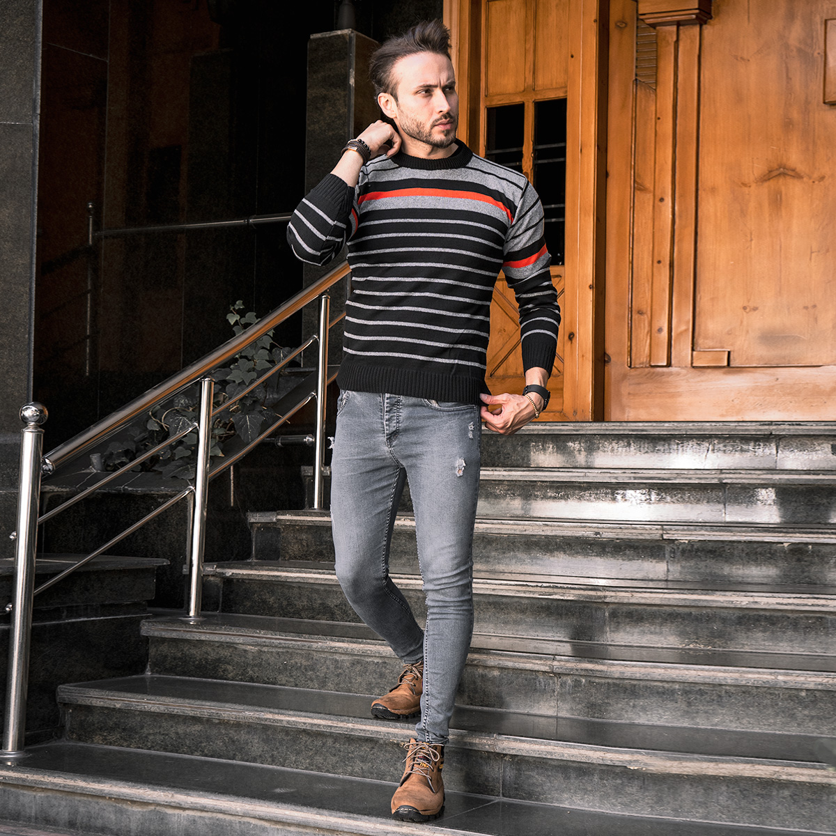 پلیور بافت راه راه طوسی مشکی مدل Hami