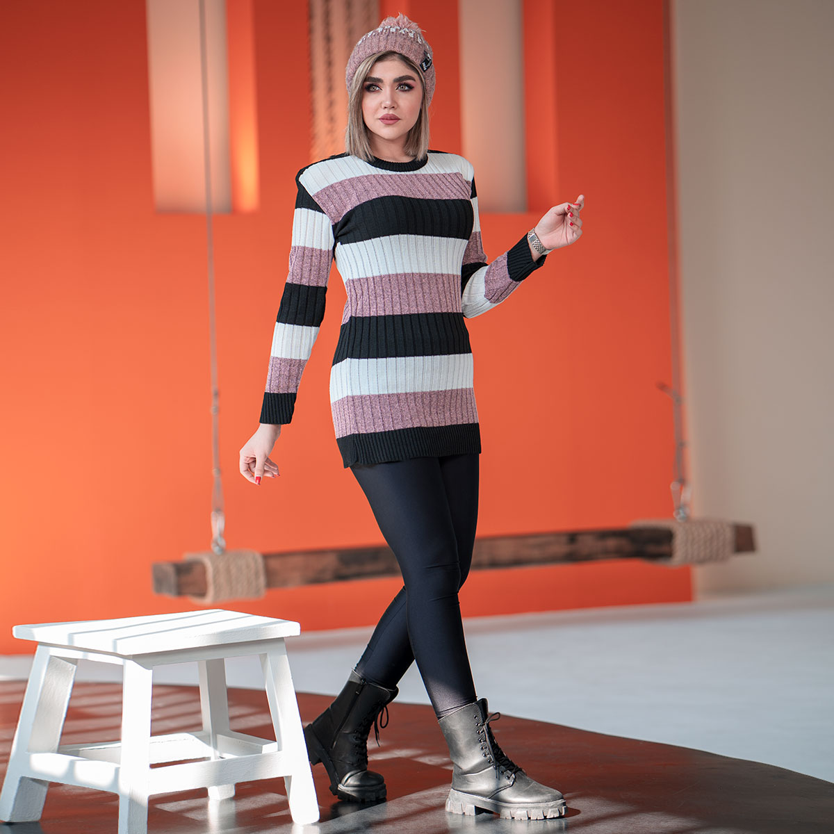 تونیک بافت زنانه راه راه سفید گلبهی مدل kareno