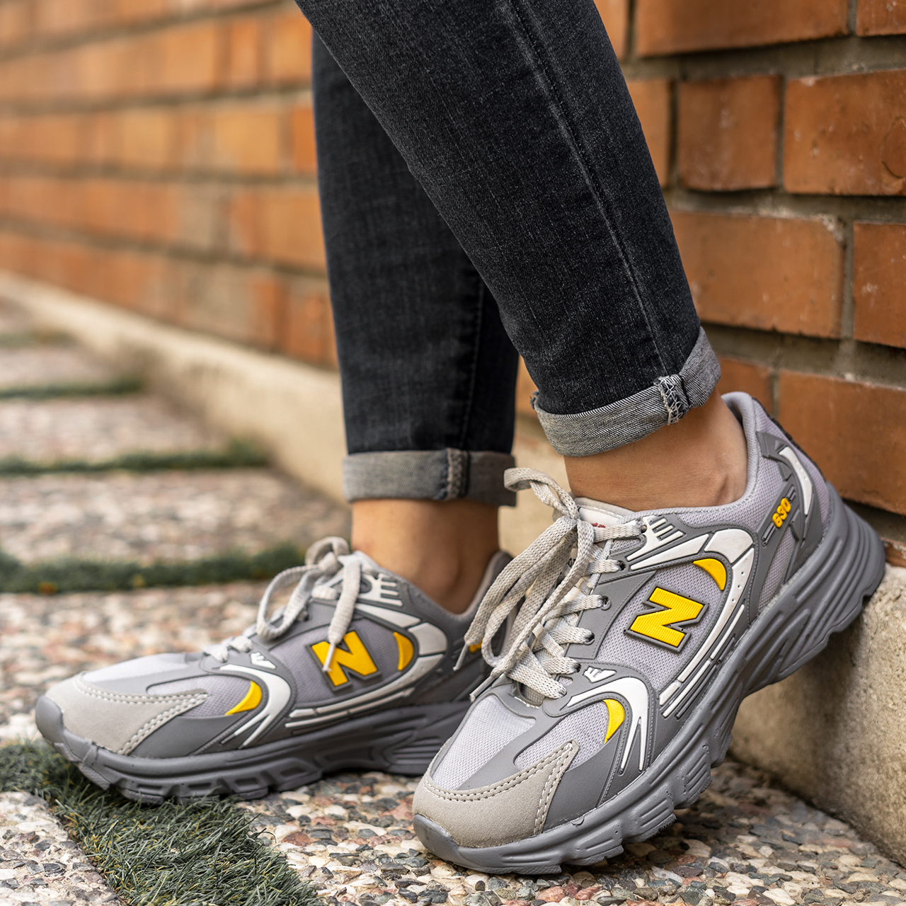 کفش ورزشی نیوبالانس زنانه طوسی زرد مدلMelika