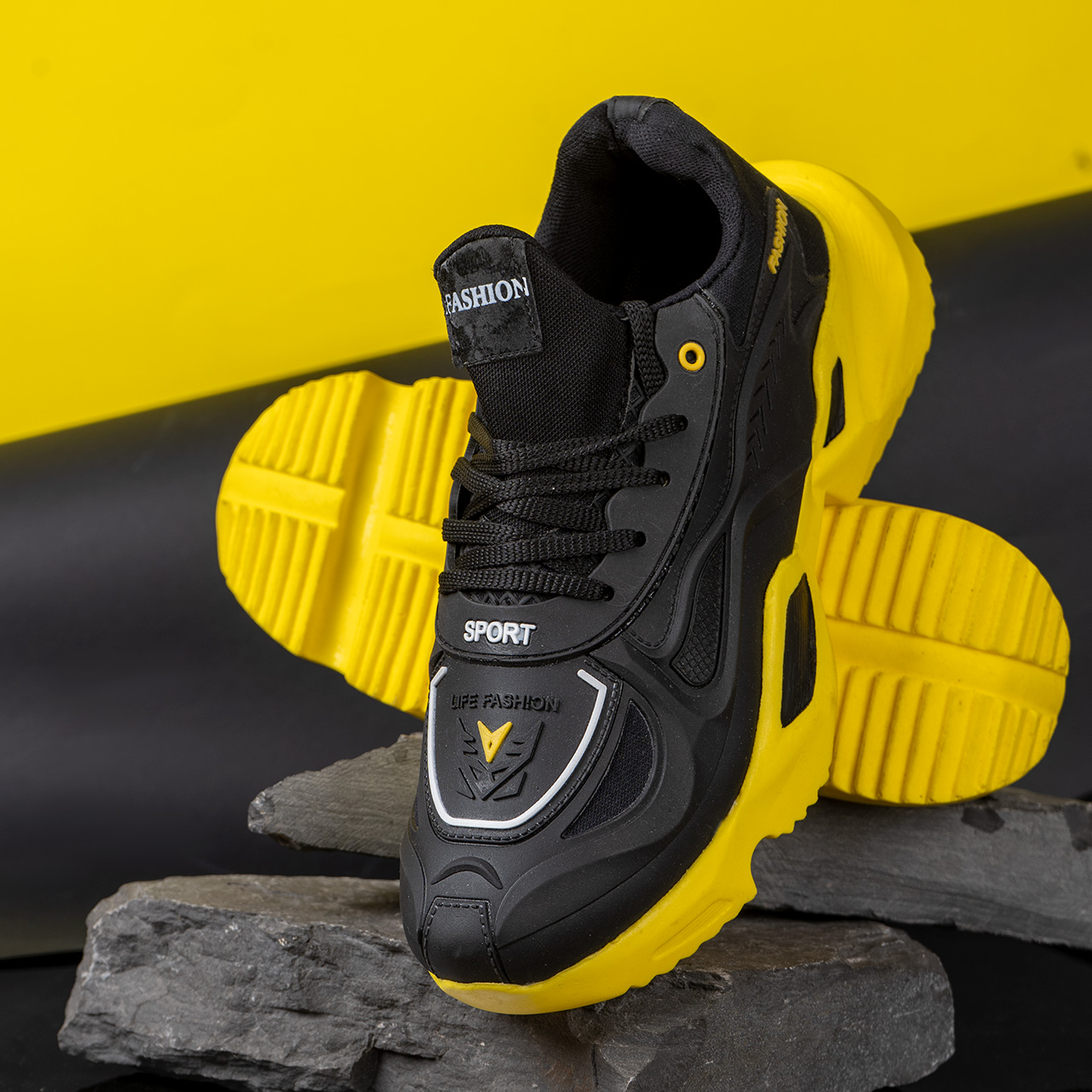 کفش ورزشی زرد مشکی مردانه مدل Y90