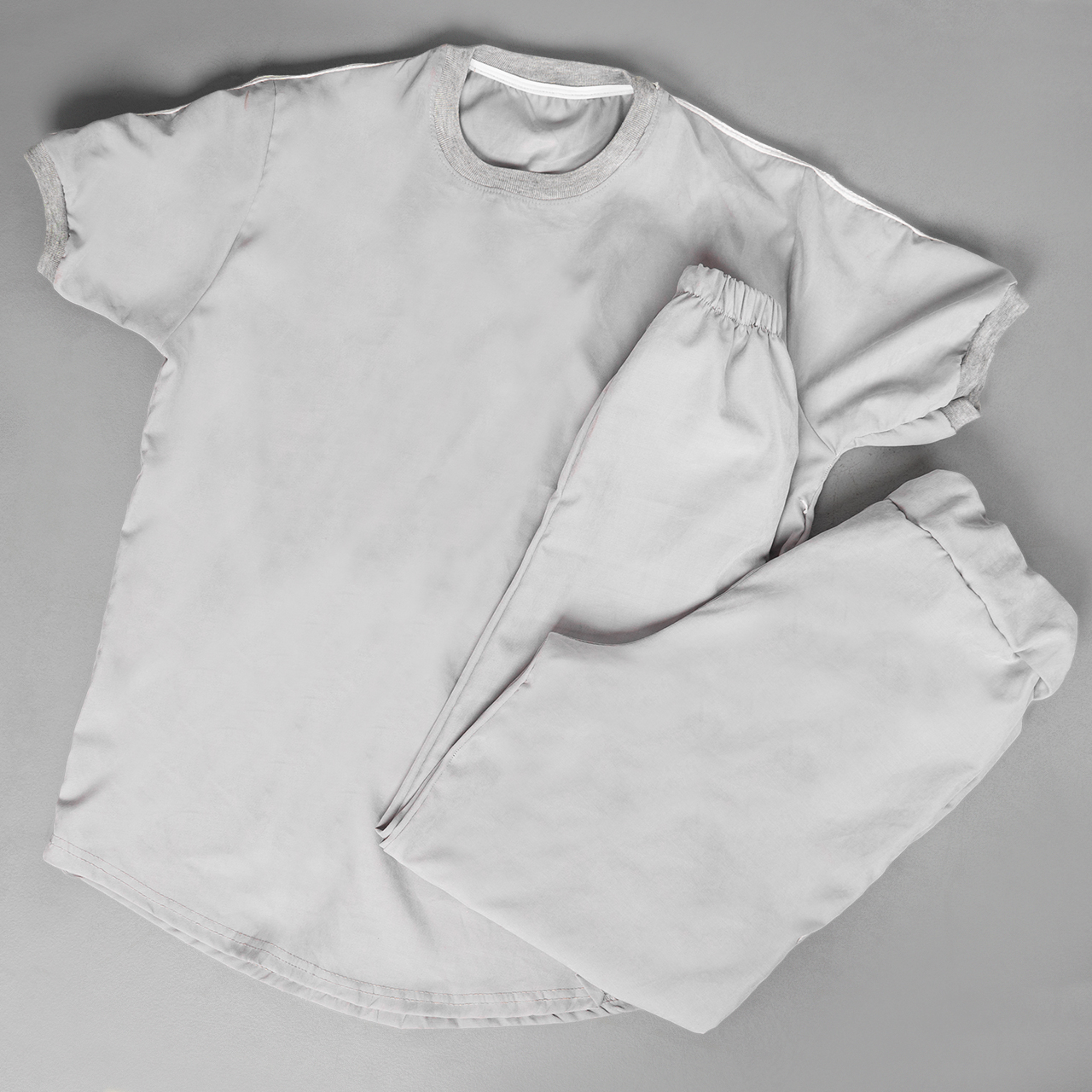 ست تیشرت شلوار مردانه طوسی مدل uota