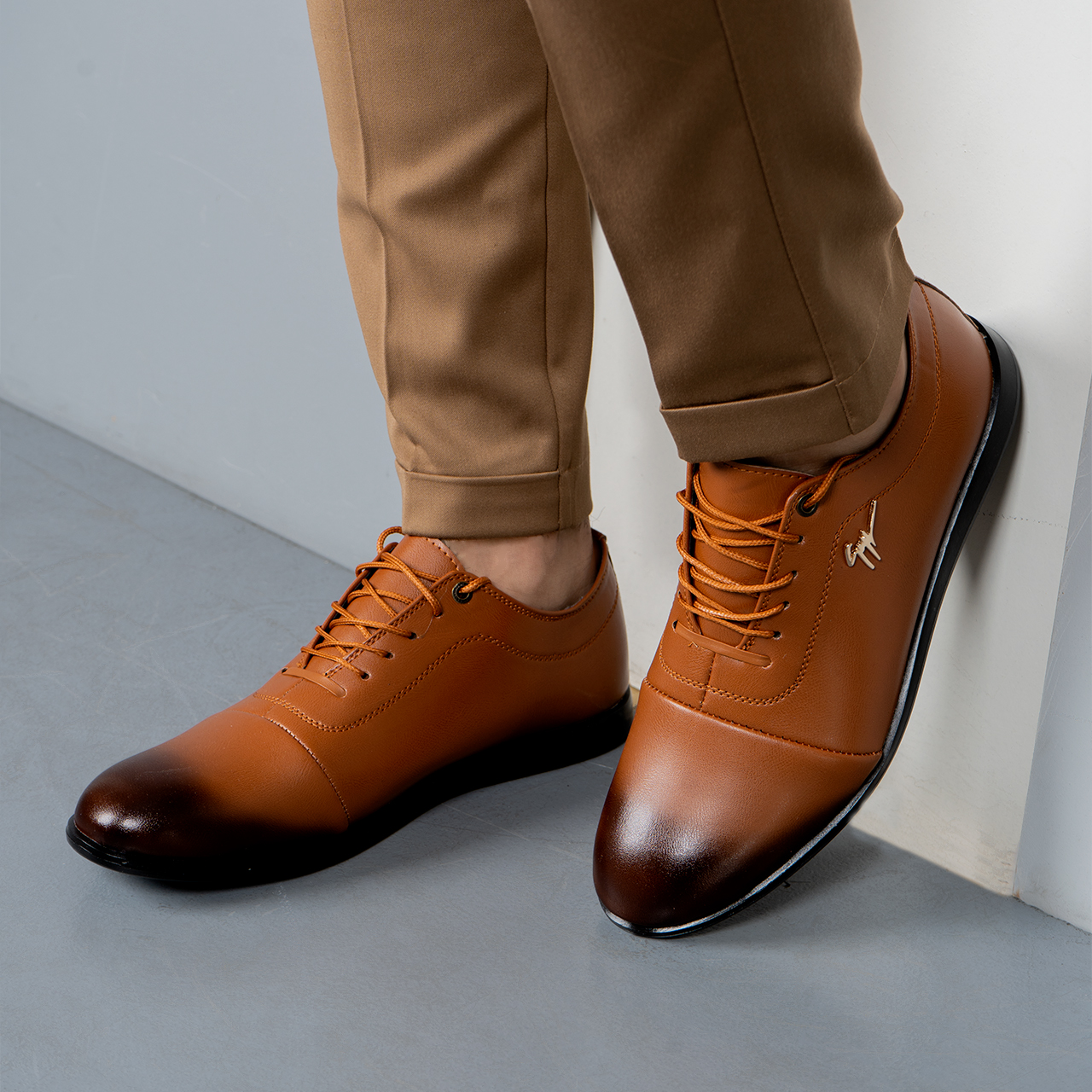 کفش تخت مردانه عسلی مدل Adrin