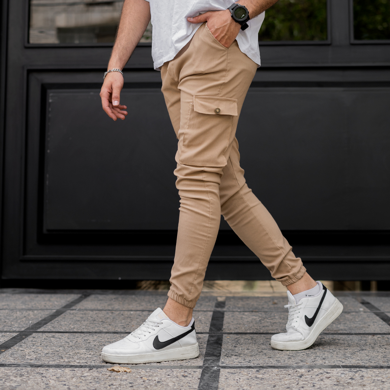 شلوار اسلش مردانه جیب دکمه ای کرم مدل baten