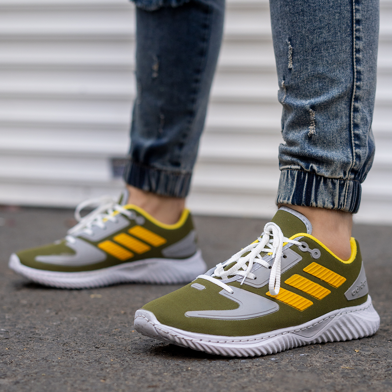 کفش ورزشی (T) آدیداس سبز زرد مردانه مدل atras