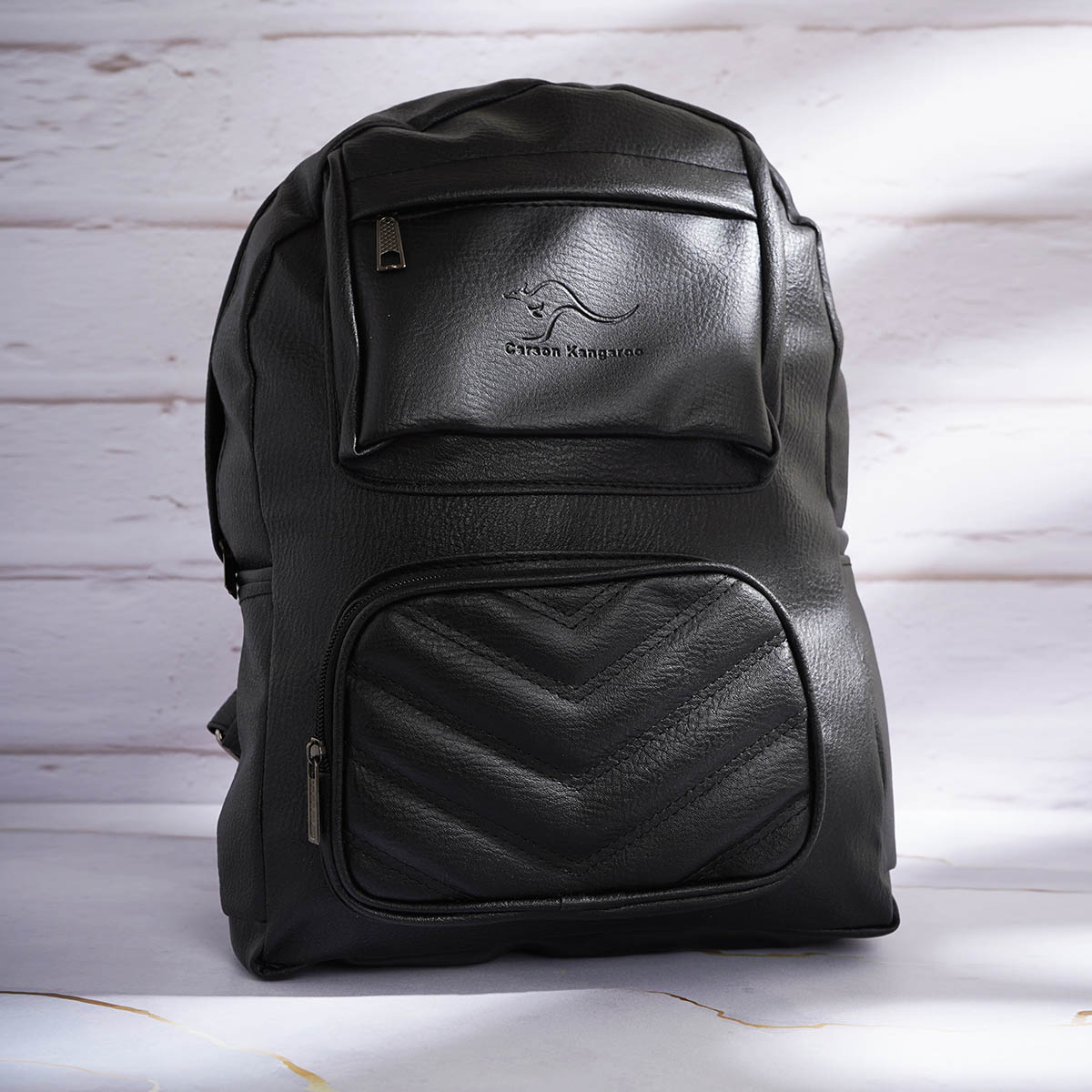 کوله پشتی چرم طرح کانگورو مدل Carson