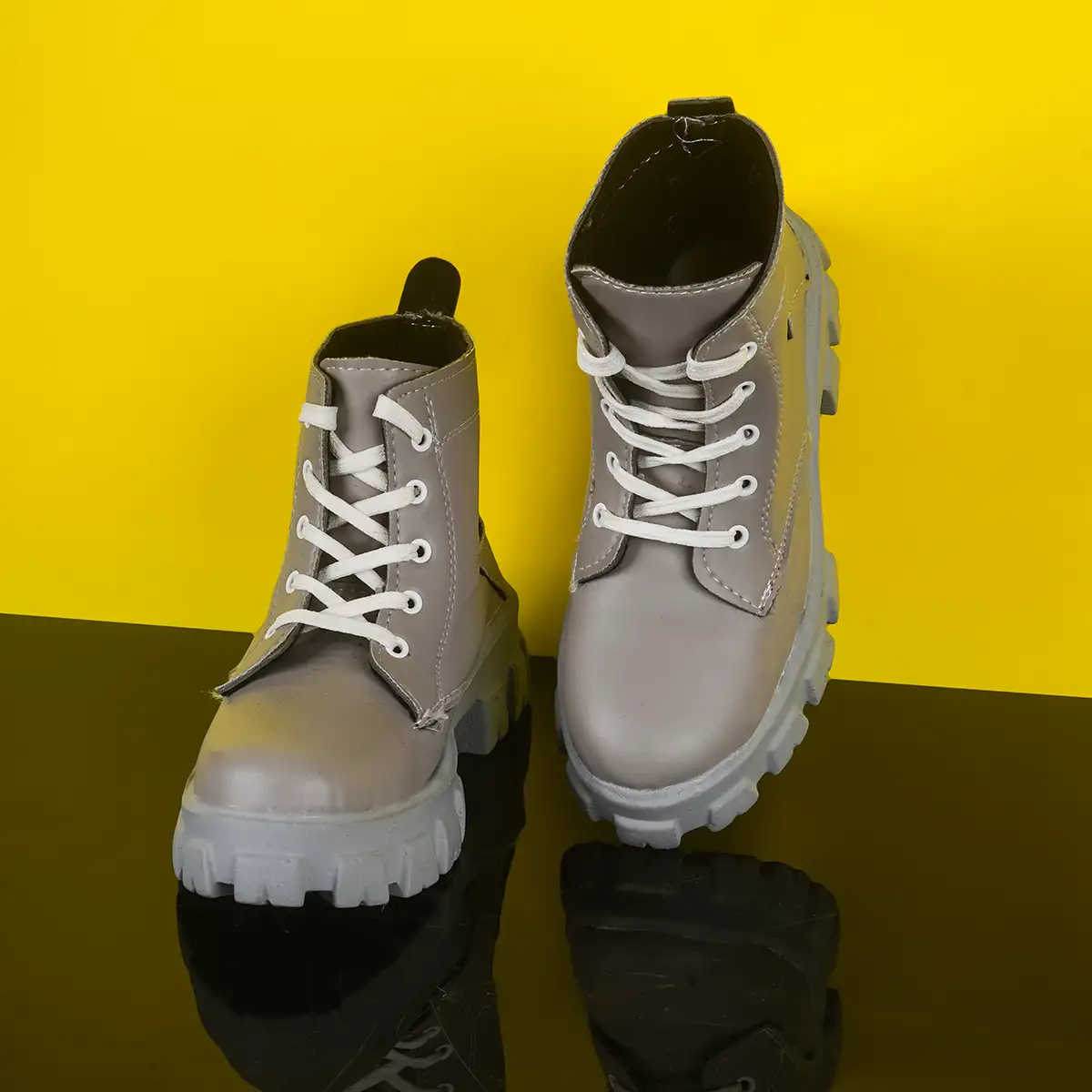 نیم بوت زنانه طوسی مدل Roxana