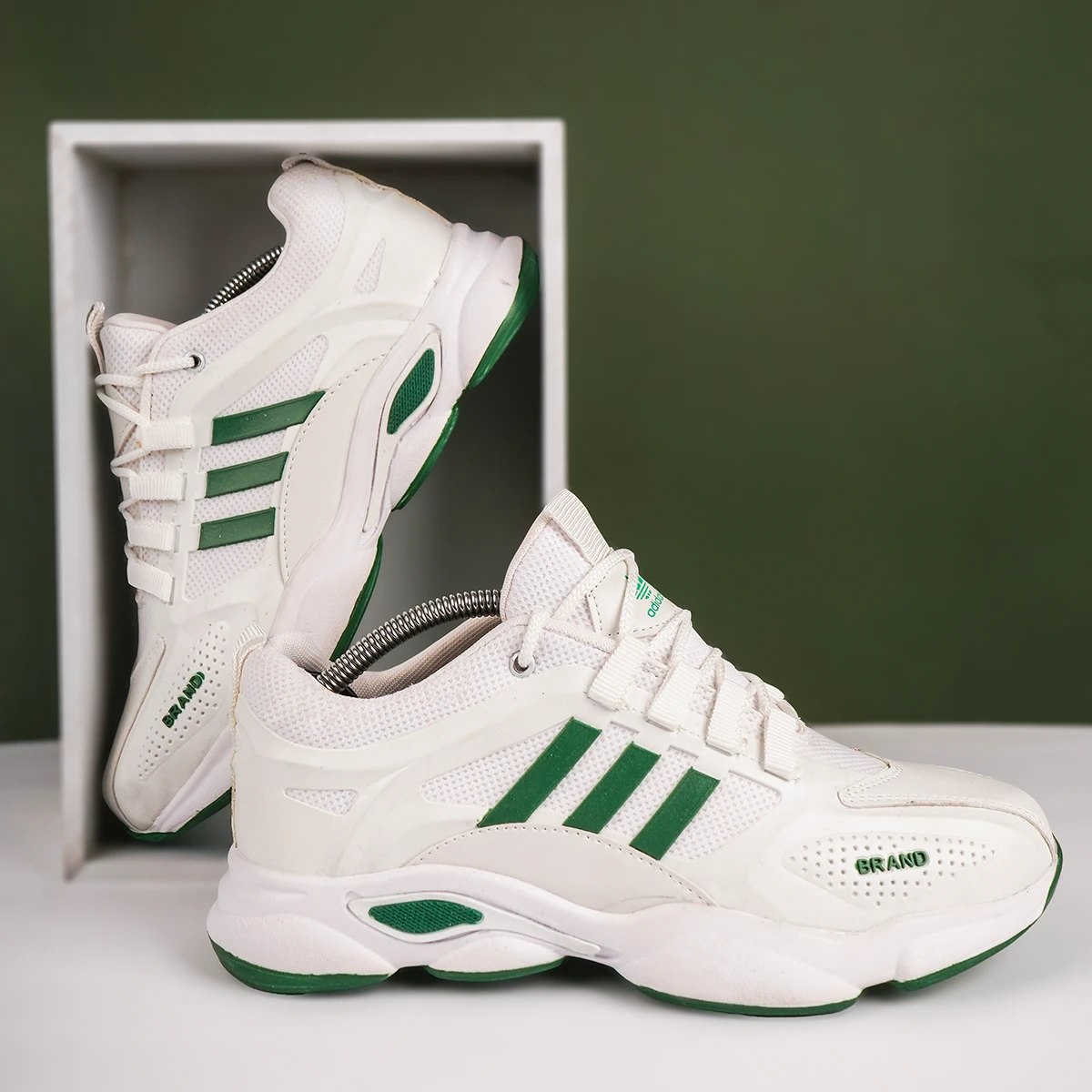 کفش ورزشی مردانه سفید سبز Adidas مدل Ravan