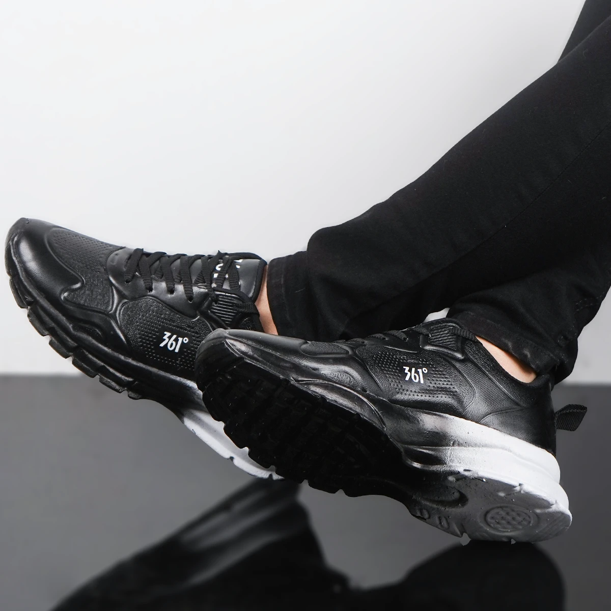 کفش ورزشی مردانه مشکی سفید مدل 361