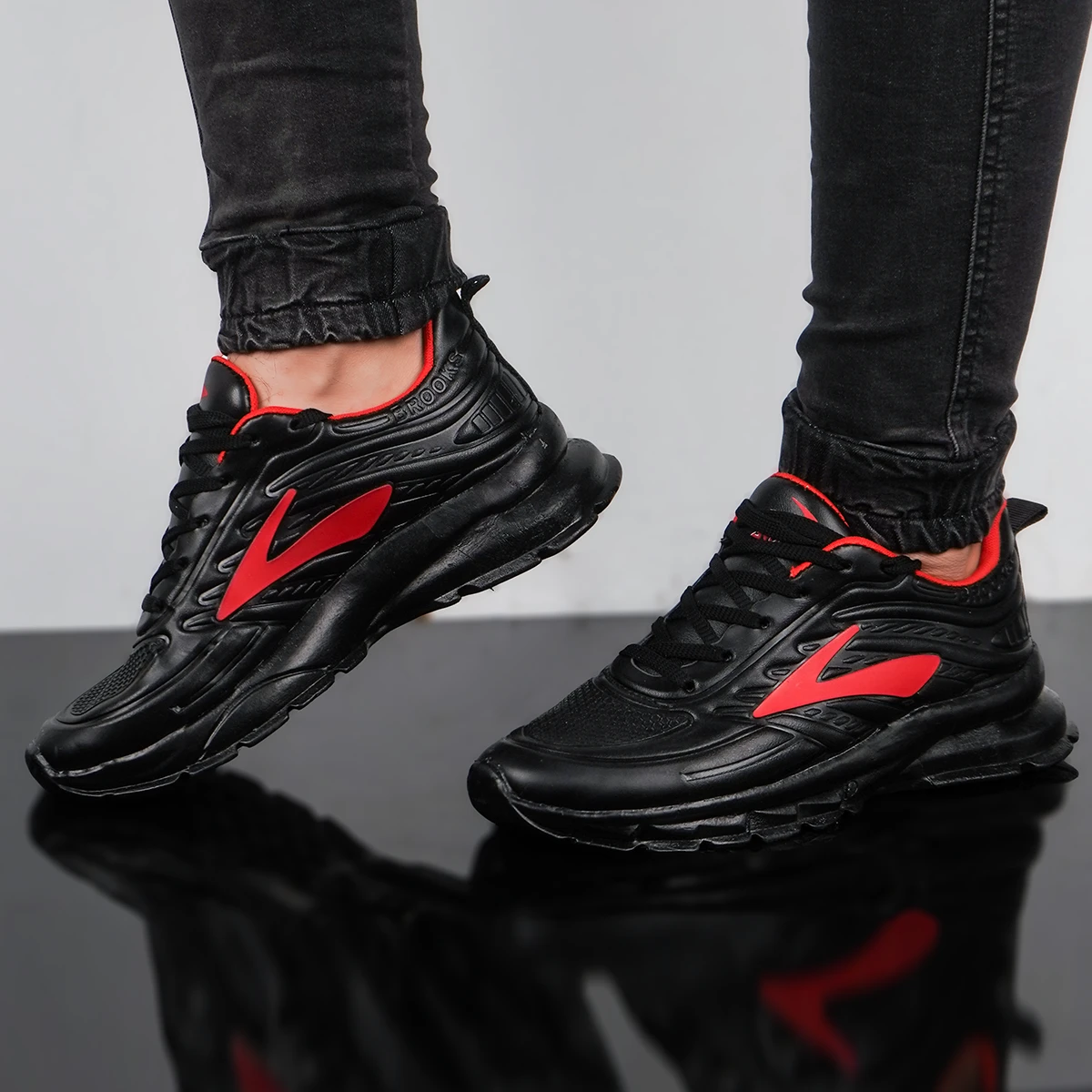 کفش ورزشی مردانه مشکی قرمز مدل Padman