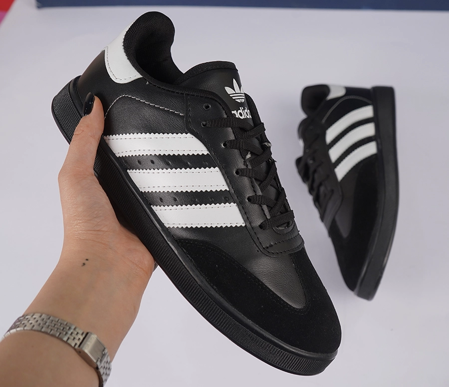 کفش تخت آدیداس مردانه مشکی سفید مدل Animo