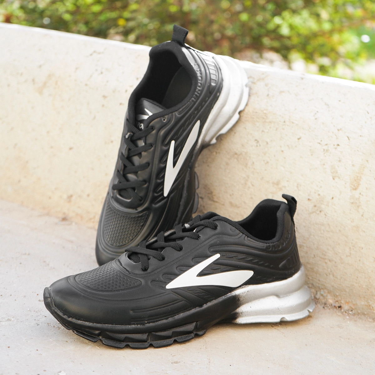 کفش ورزشی مردانه مشکی نقره ای مدل P802