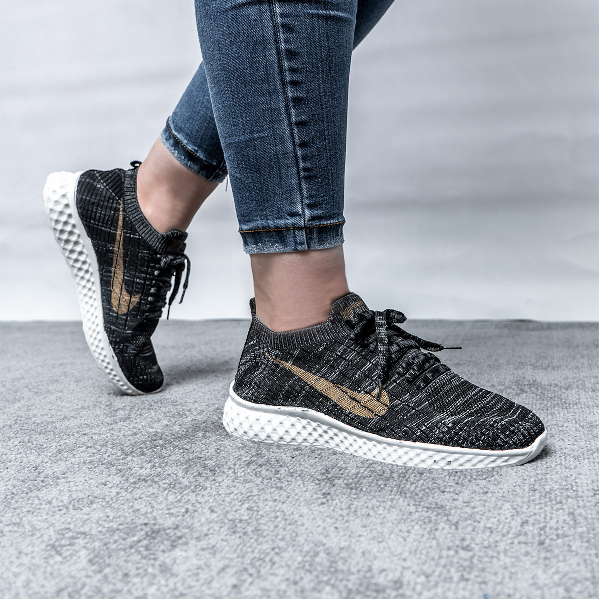 کفش ورزشی Nike زنانه مدل Minor