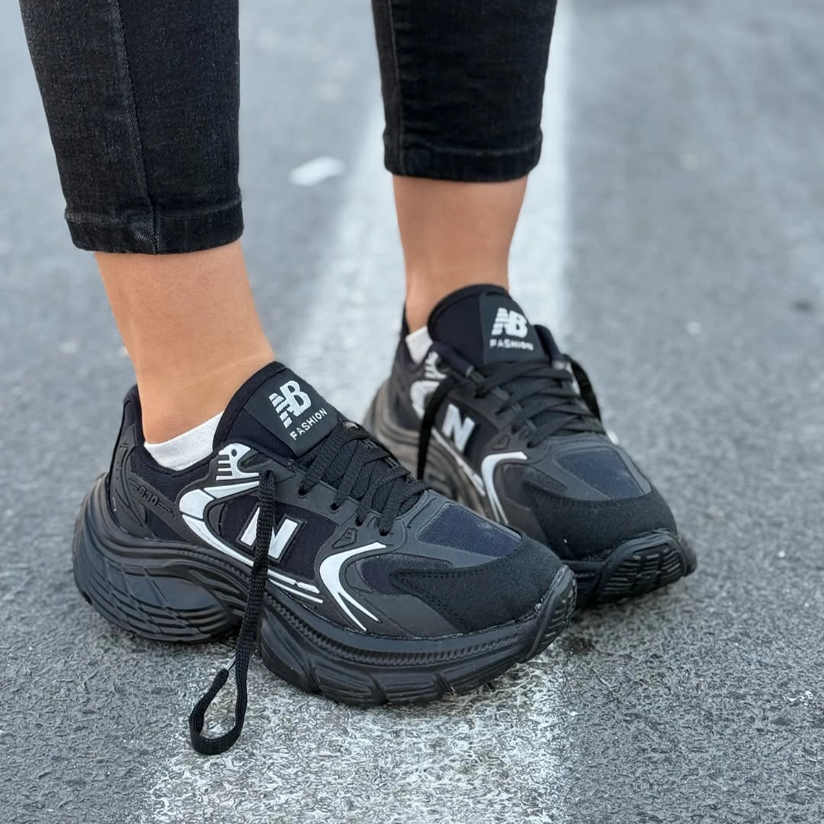 کفش ورزشی زنانه نیوبالانس لژدار مشکی مدل Mahla