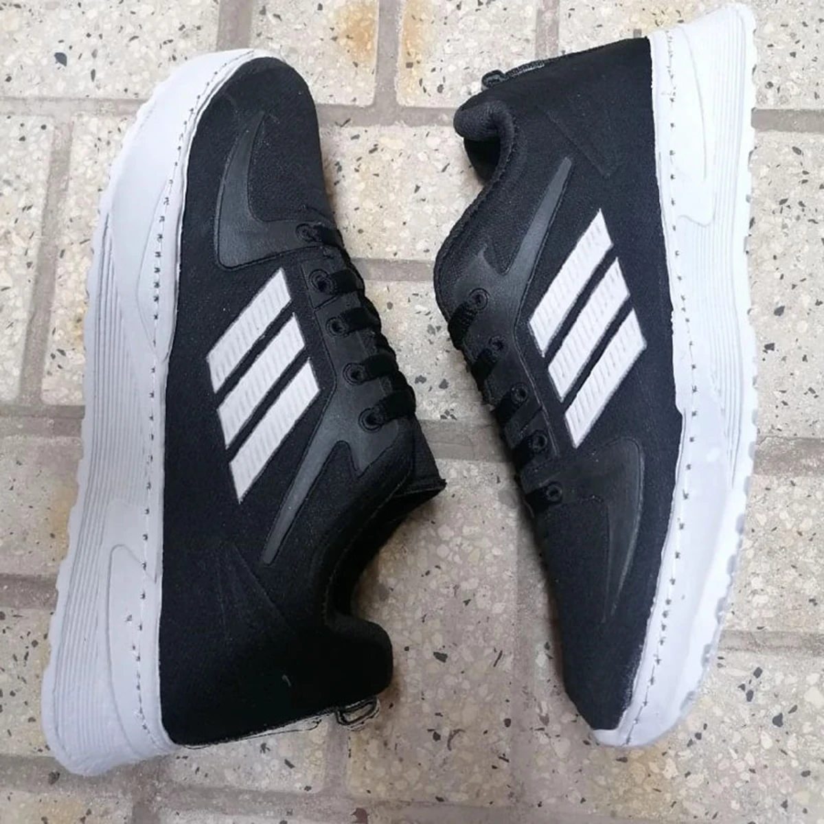 کفش ورزشی آدیداس مردانه مدل Hayk