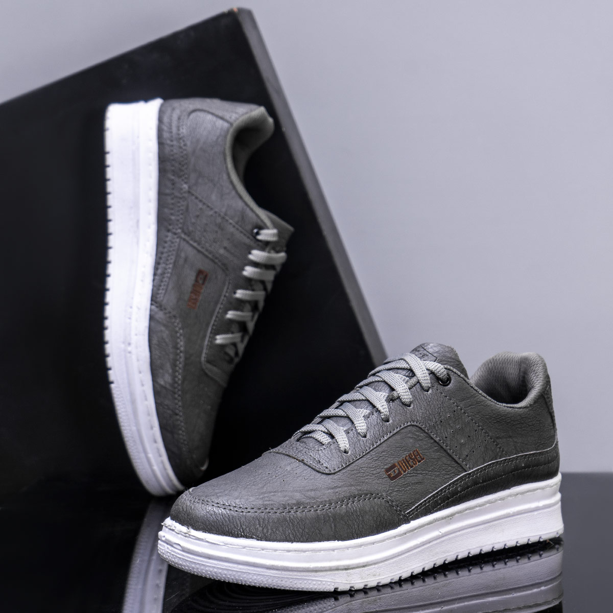 کفش اسپرت Disel مردانه طوسی تیره مدل Geranada-