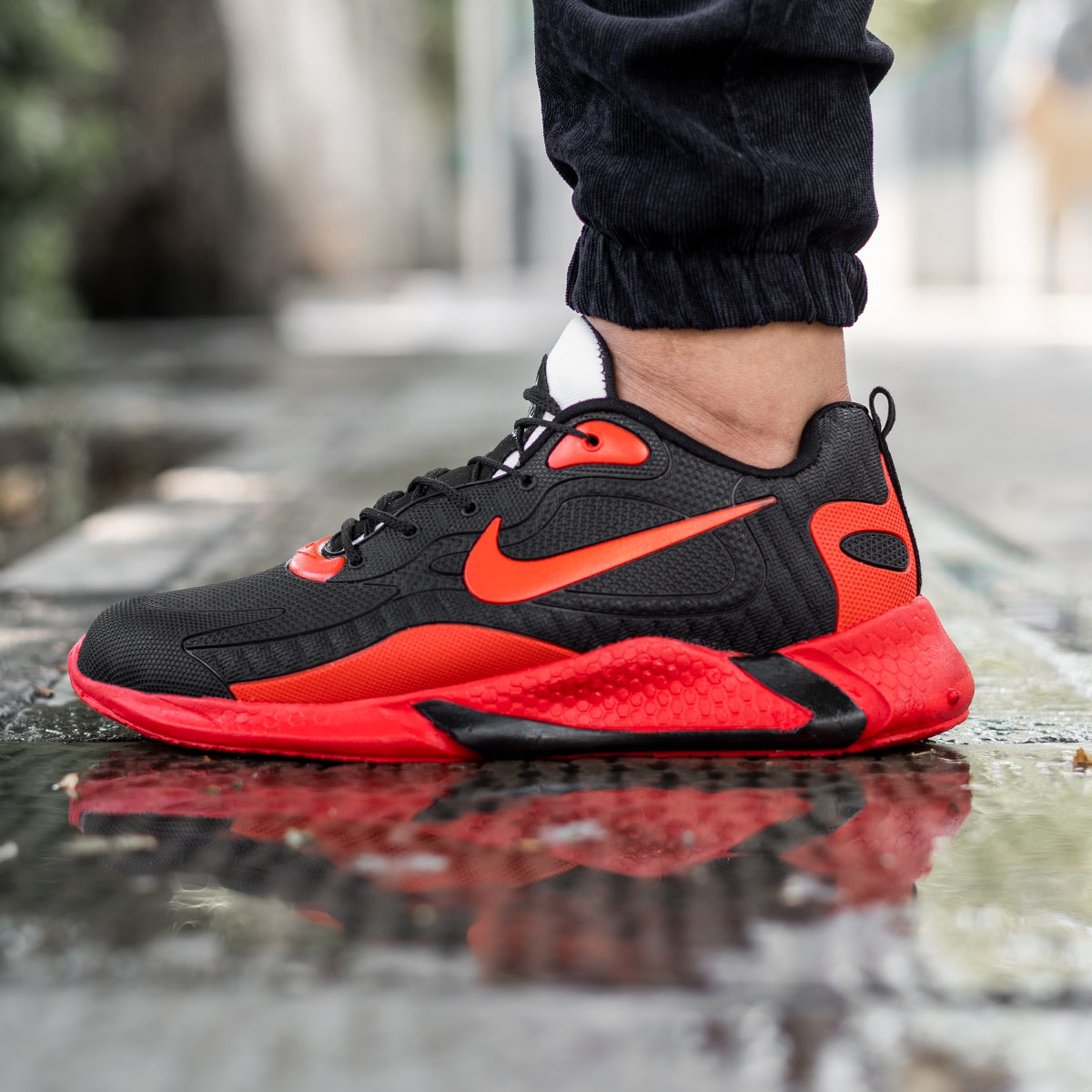 کفش ورزشی Nike مردانه مشکی قرمز مدل B709